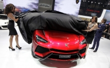  Lamborghini Urus      